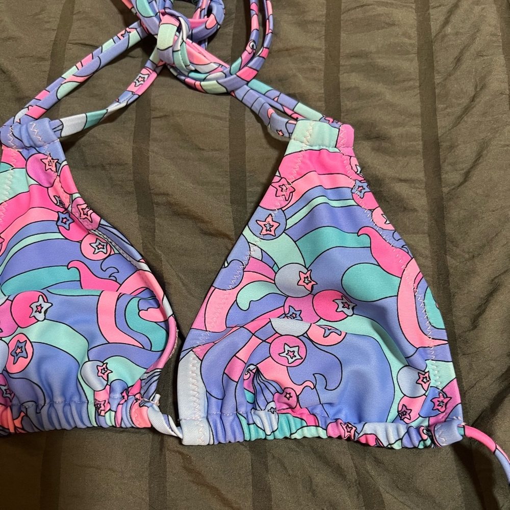 KULANI kinis swim